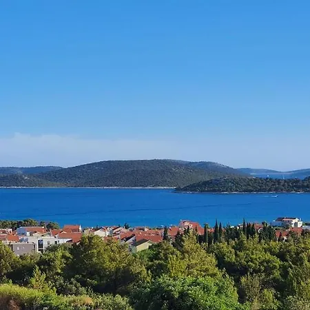 Macaklin * Vodice