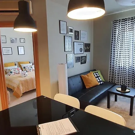 Macaklin Apartment *